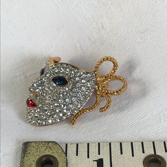 Vintage Crystal Mask Brooch - Picture 10 of 11